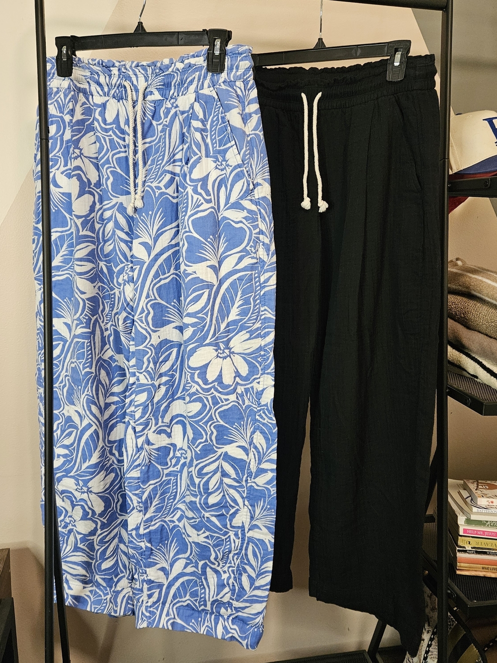 Old Navy High-Waisted Crinkle Gauze Barrel Ankle Pants, Size Medium (2 Pair)